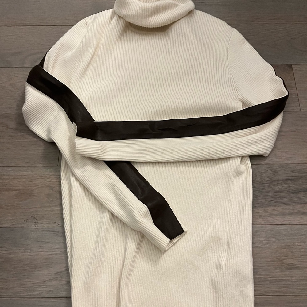 woman’s White and Black Sweater